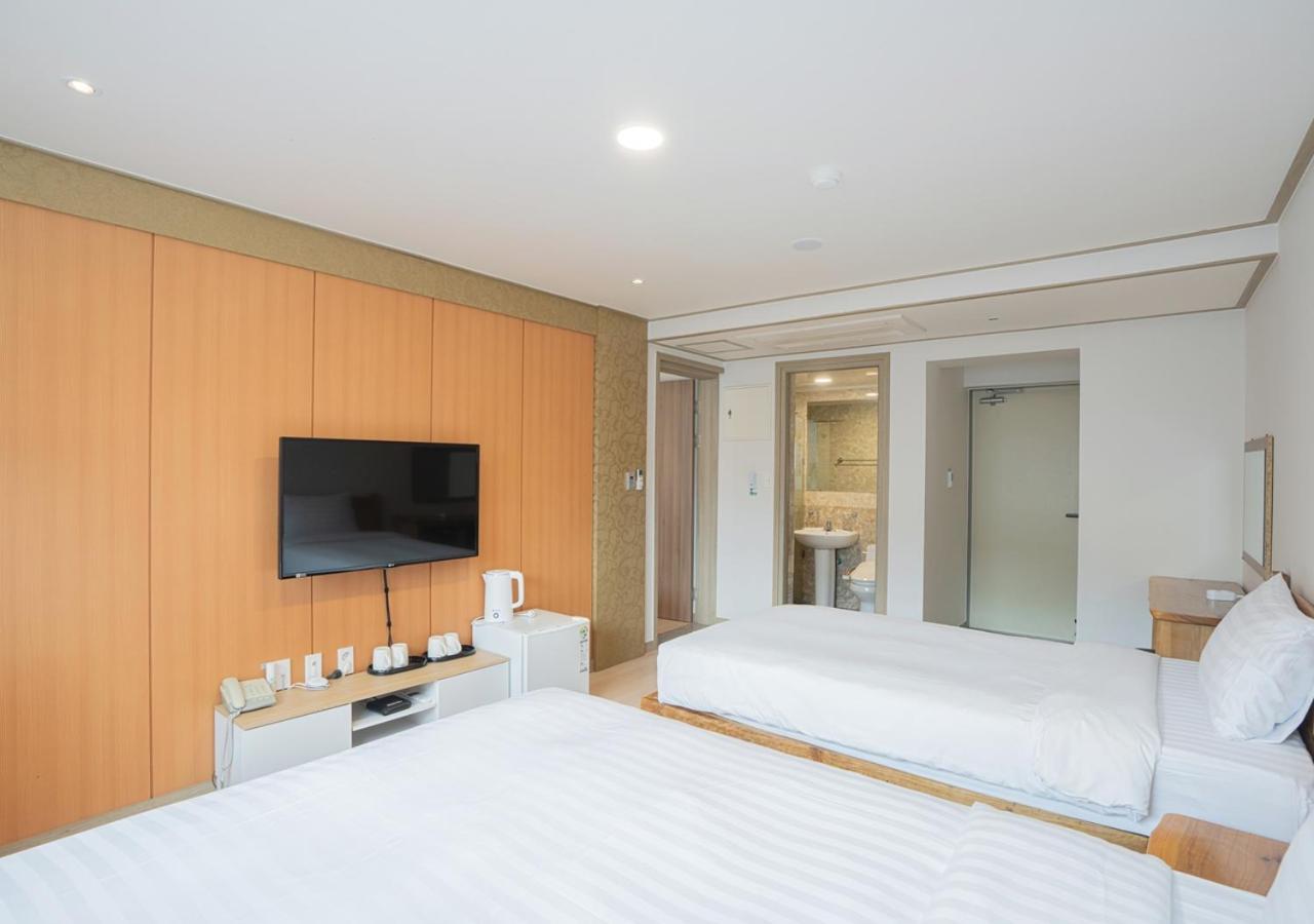 J2 Family Hotel Jeju Exterior foto