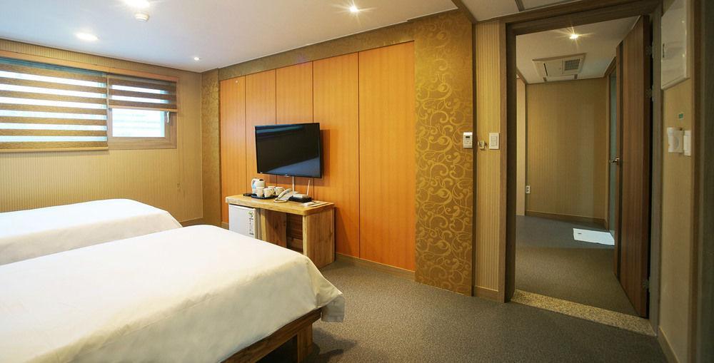 J2 Family Hotel Jeju Exterior foto