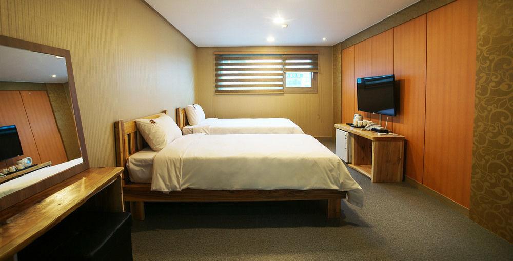 J2 Family Hotel Jeju Exterior foto