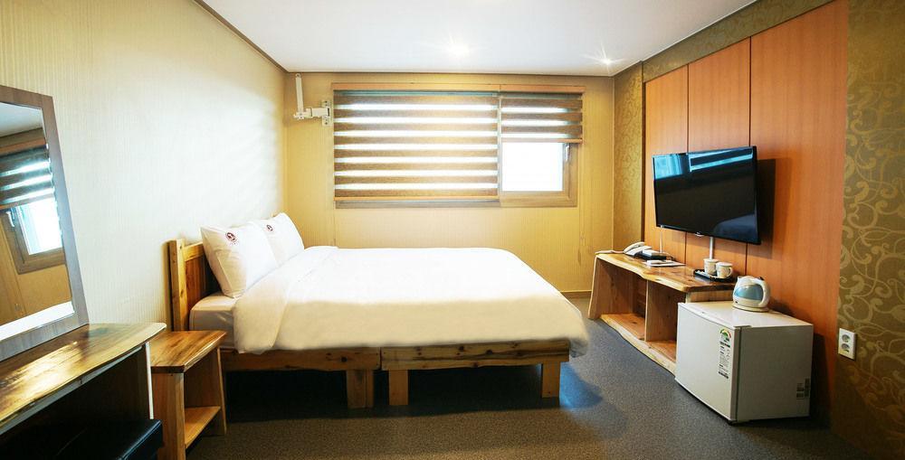 J2 Family Hotel Jeju Exterior foto