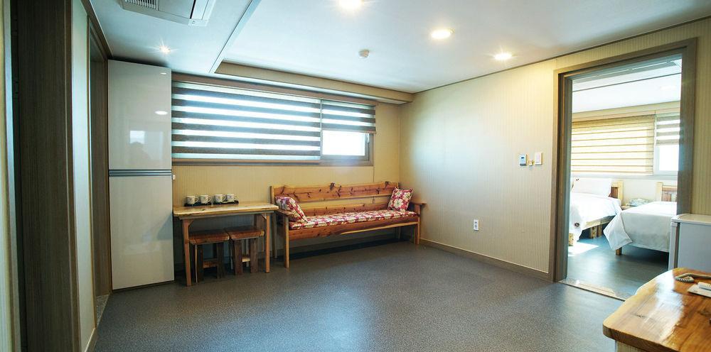 J2 Family Hotel Jeju Exterior foto