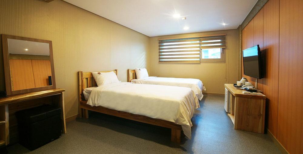 J2 Family Hotel Jeju Exterior foto