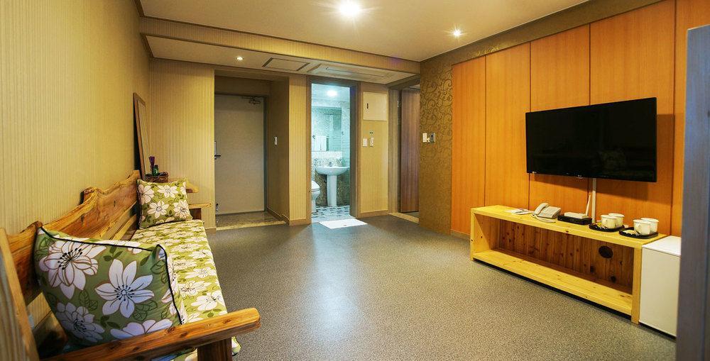 J2 Family Hotel Jeju Exterior foto