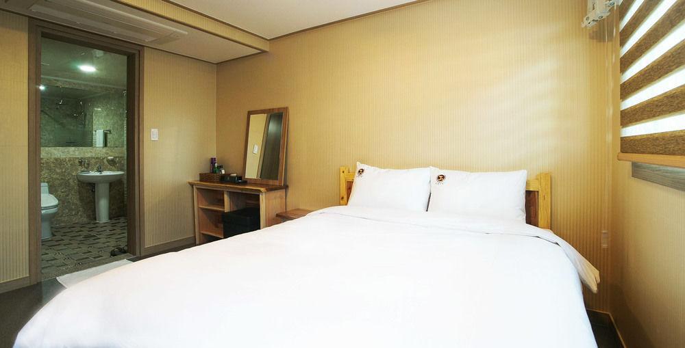 J2 Family Hotel Jeju Exterior foto