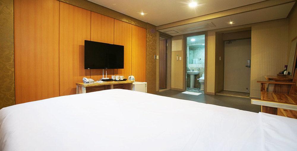 J2 Family Hotel Jeju Exterior foto