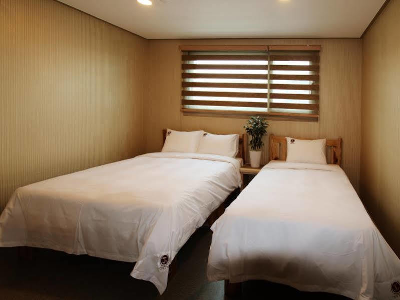 J2 Family Hotel Jeju Exterior foto